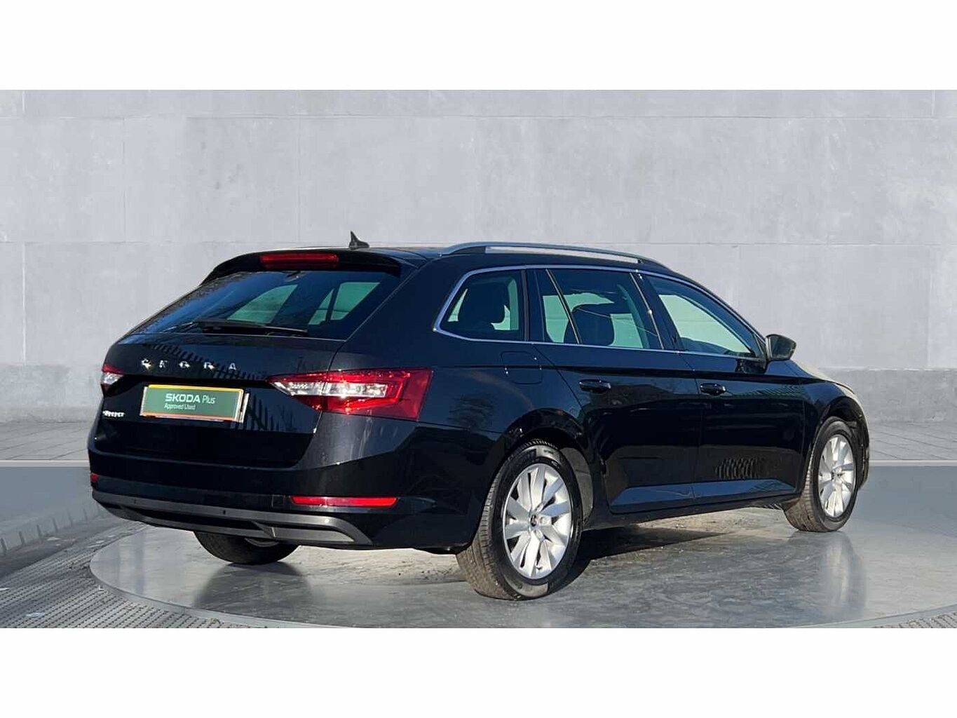 SKODA Superb 2.0 TDI SCR (150ps) SE Technology Estate