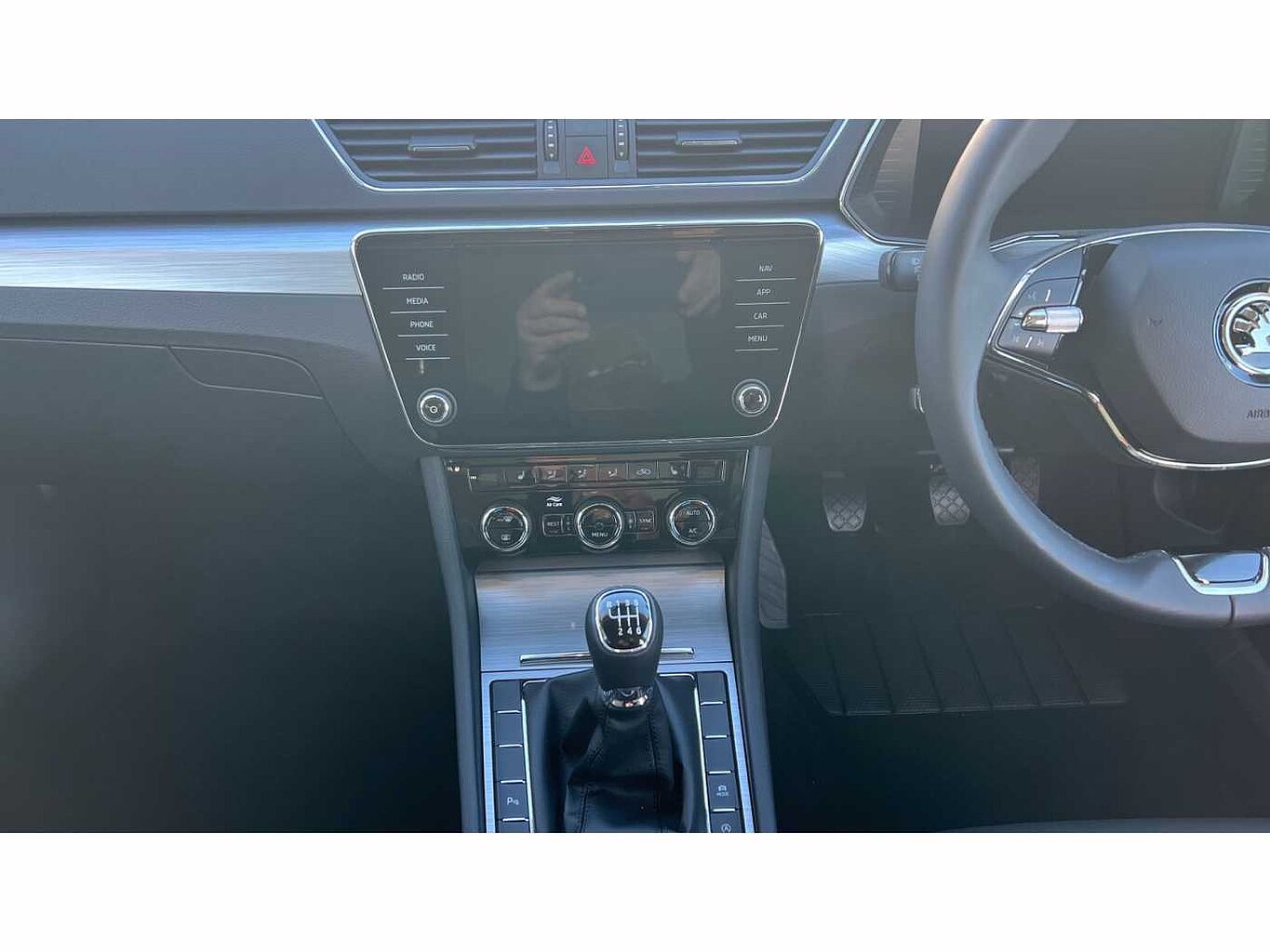 SKODA Superb 2.0 TDI SCR (150ps) SE Technology Estate