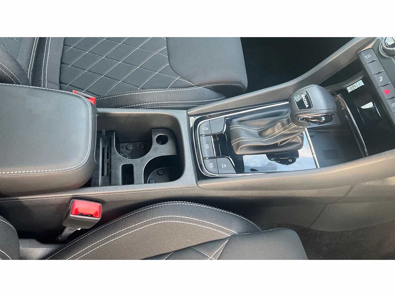 SKODA Karoq SUV 1.5 TSI (150ps) SportLine ACT DSG
