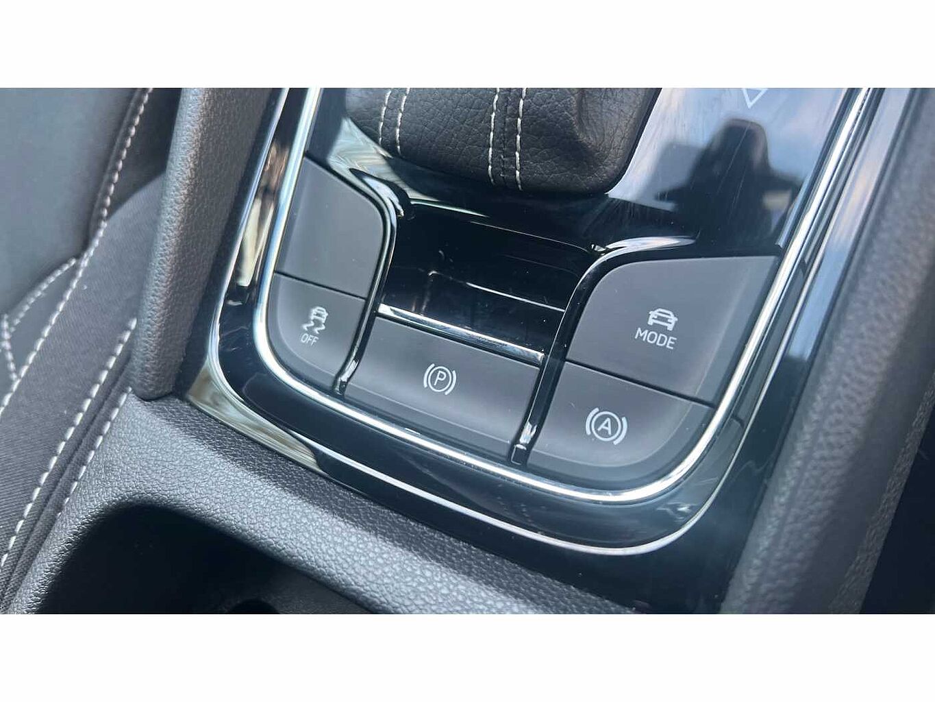 SKODA Karoq SUV 1.5 TSI (150ps) SportLine ACT DSG