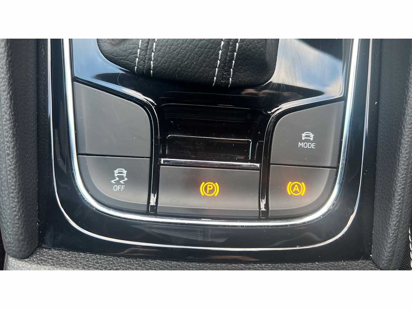 SKODA Karoq SUV 1.5 TSI (150ps) SportLine ACT DSG