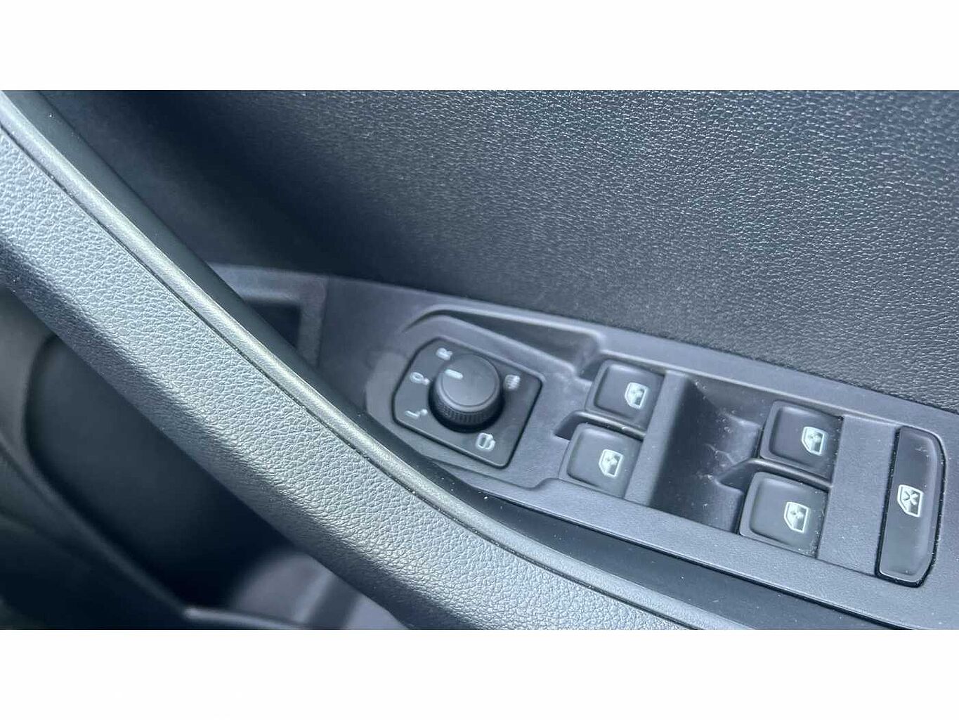 SKODA KAROQ 1.5 TSI SE Drive 5dr DSG