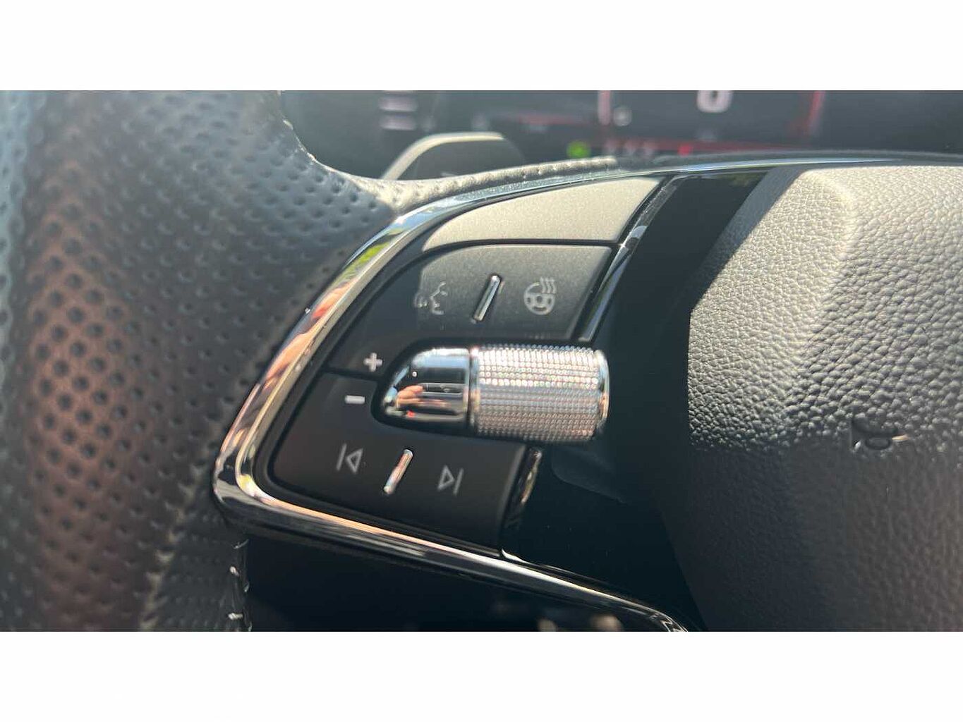 SKODA Karoq SUV 1.5 TSI (150ps) SportLine ACT