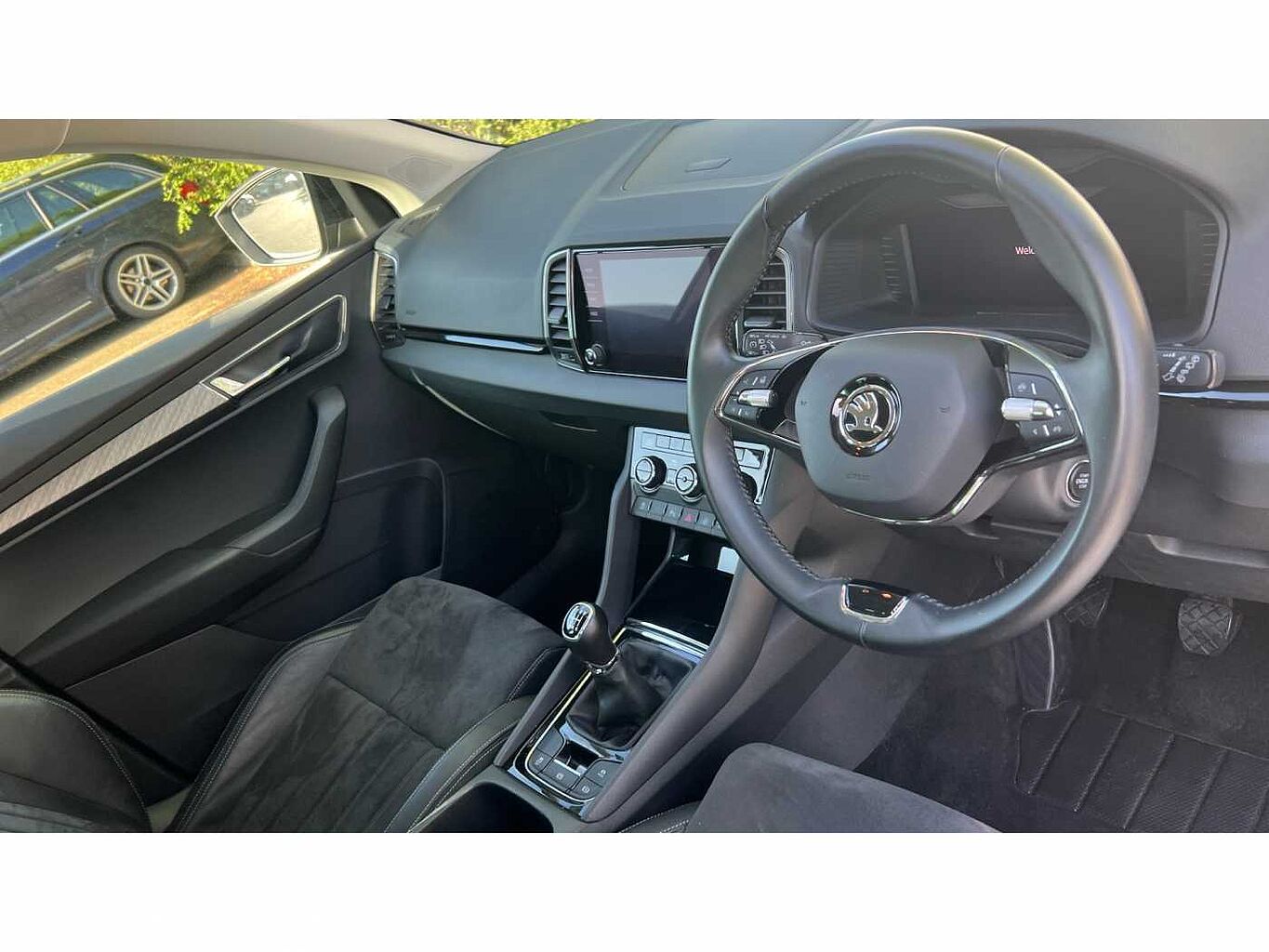 SKODA KAROQ 1.5 TSI SE L 5dr