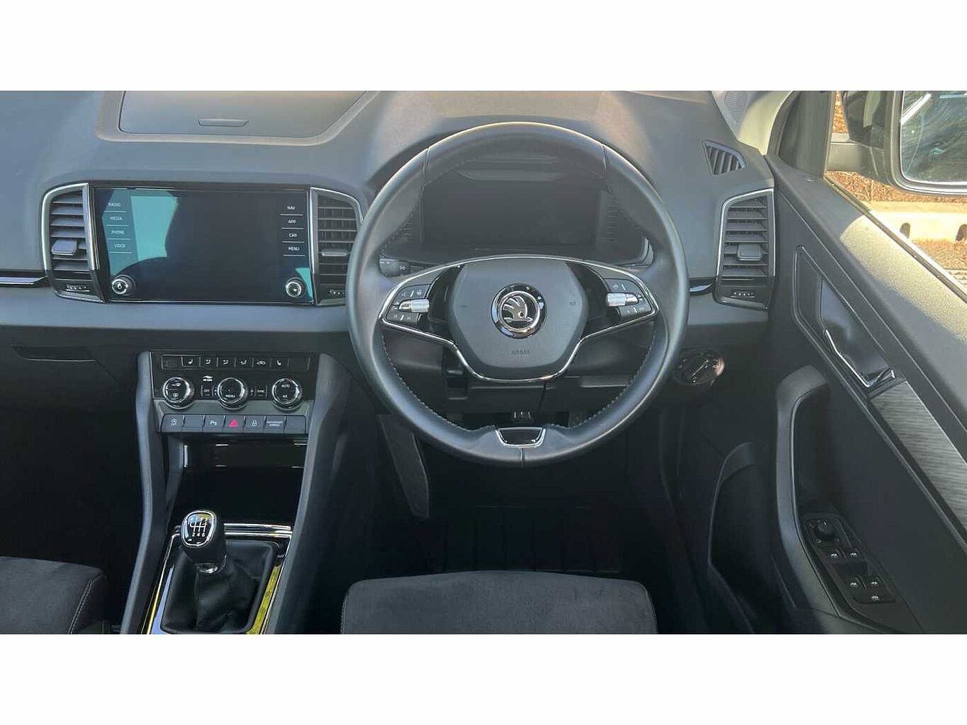 SKODA KAROQ 1.5 TSI SE L 5dr