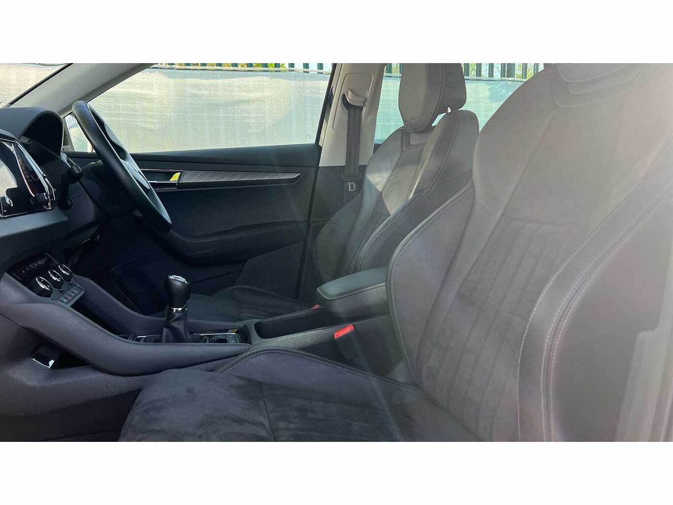 SKODA KAROQ 1.5 TSI SE L 5dr