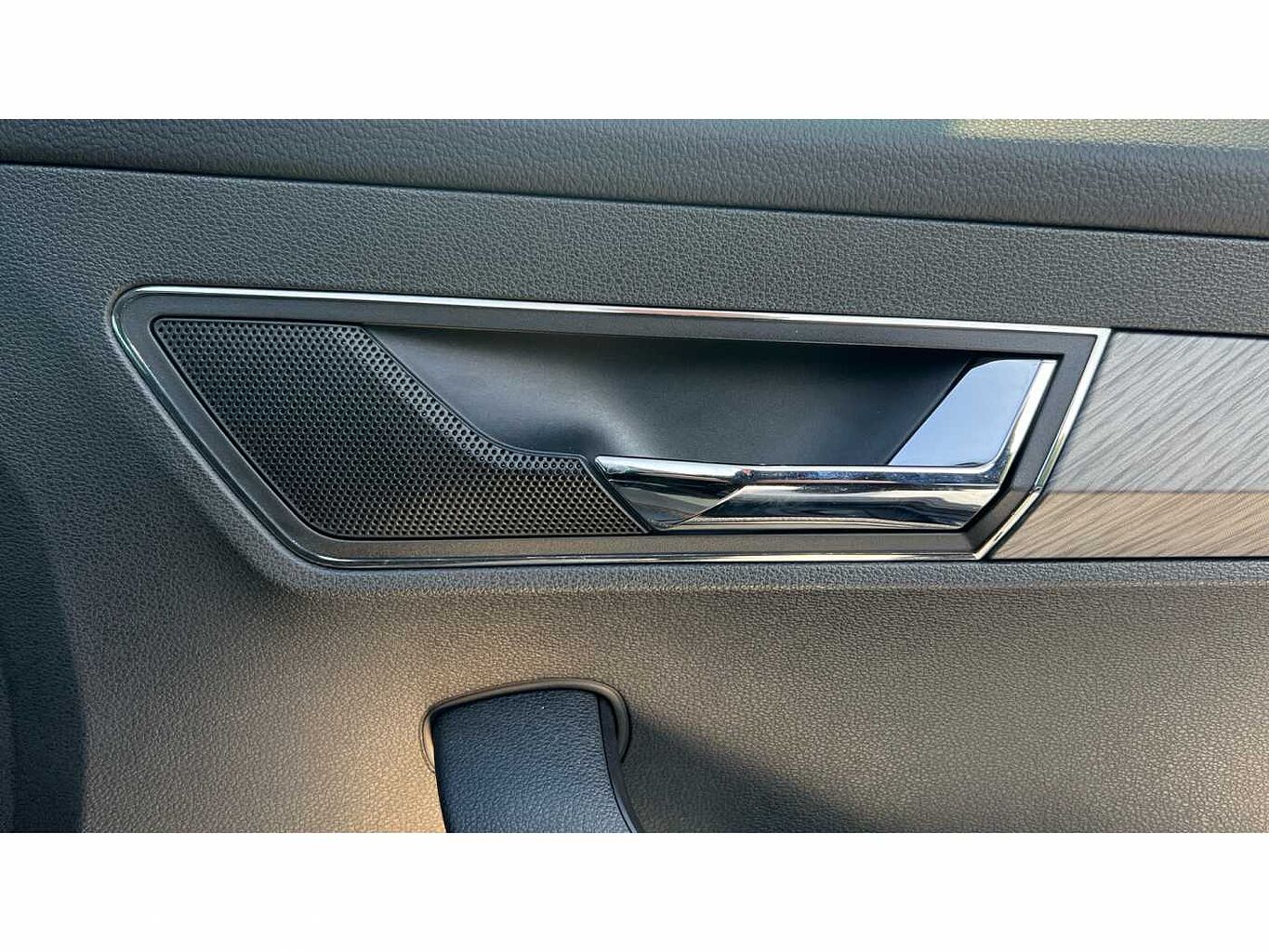 SKODA KAROQ 1.5 TSI SE L 5dr