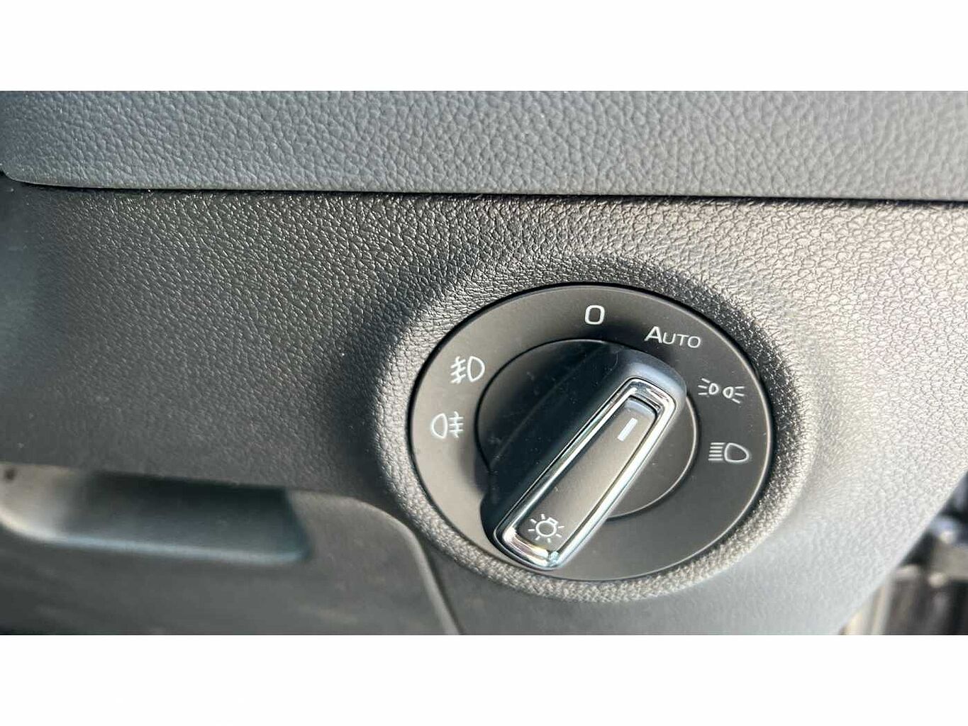 SKODA KAROQ 1.5 TSI SE L 5dr