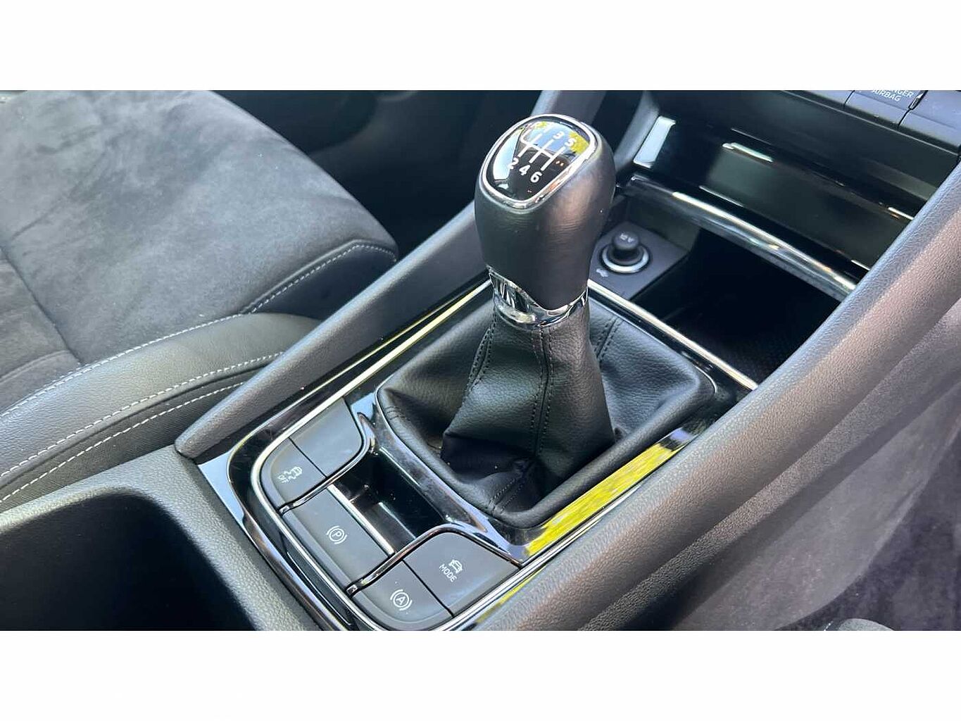 SKODA KAROQ 1.5 TSI SE L 5dr