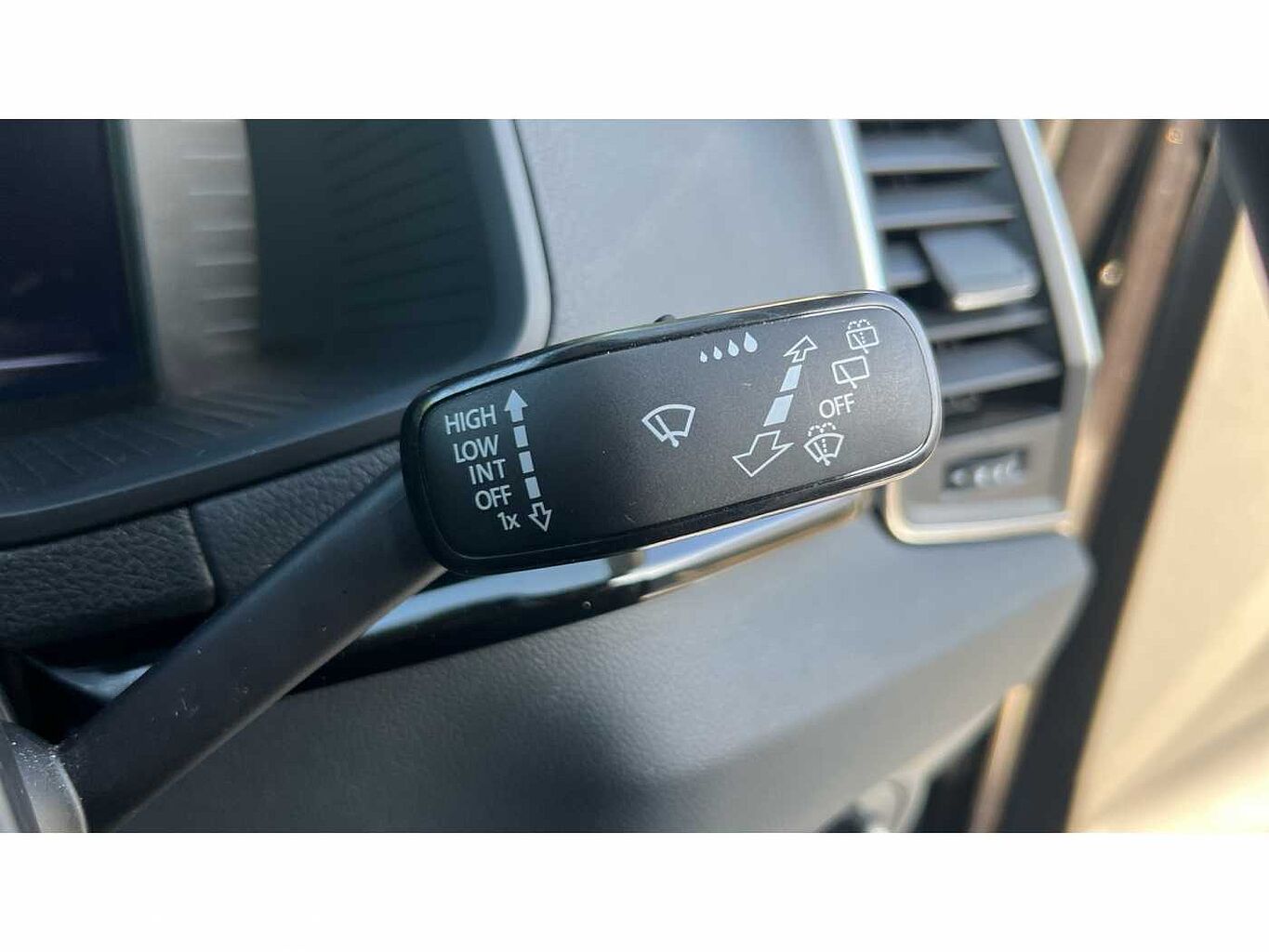 SKODA KAROQ 1.5 TSI SE L 5dr