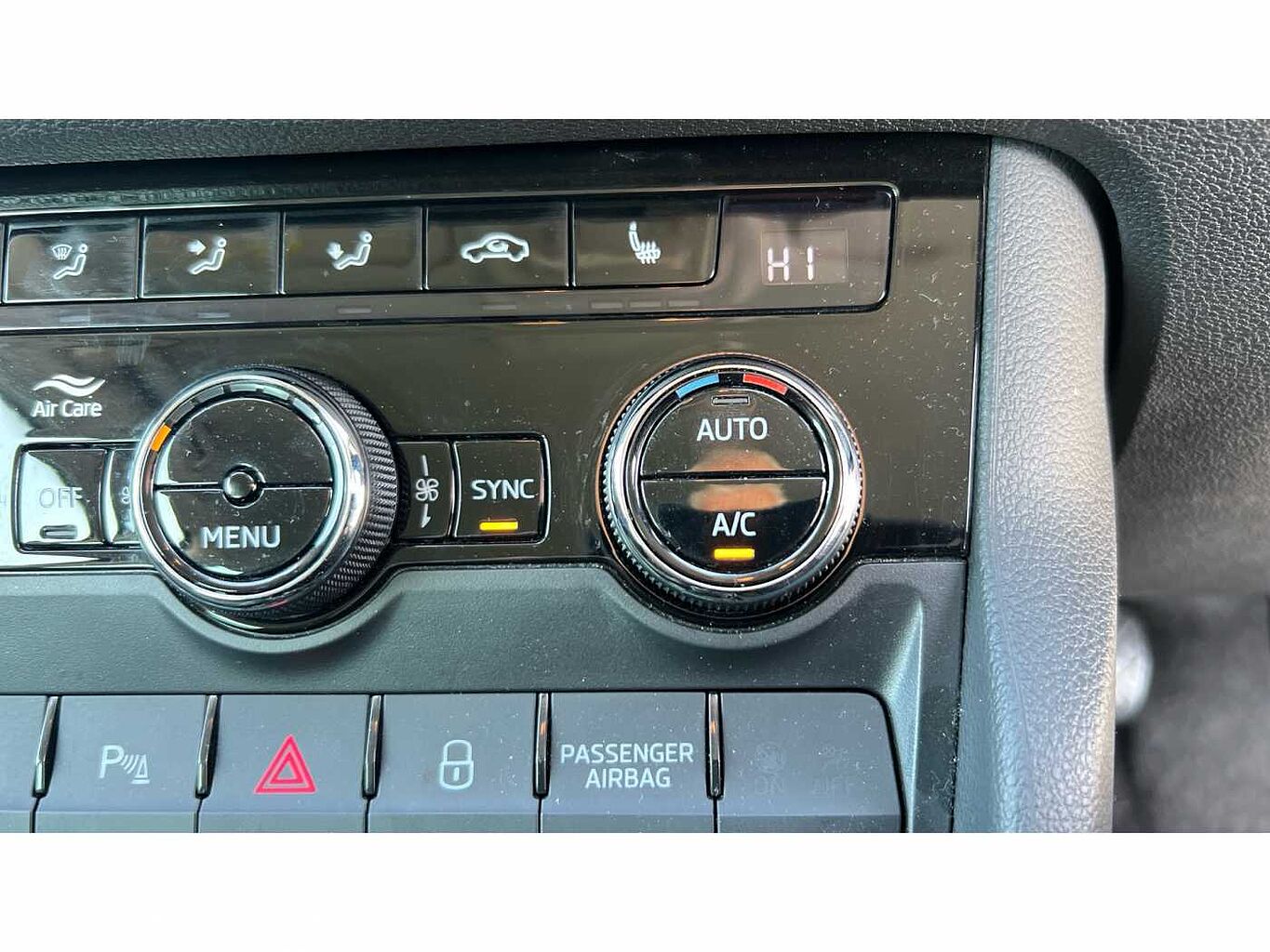 SKODA KAROQ 1.5 TSI SE L 5dr