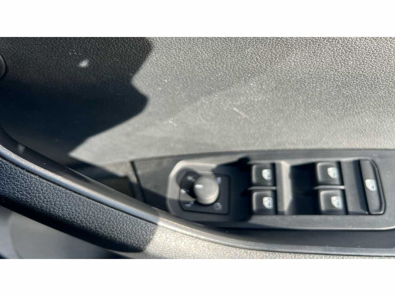 SKODA KAROQ 1.5 TSI SE L 5dr
