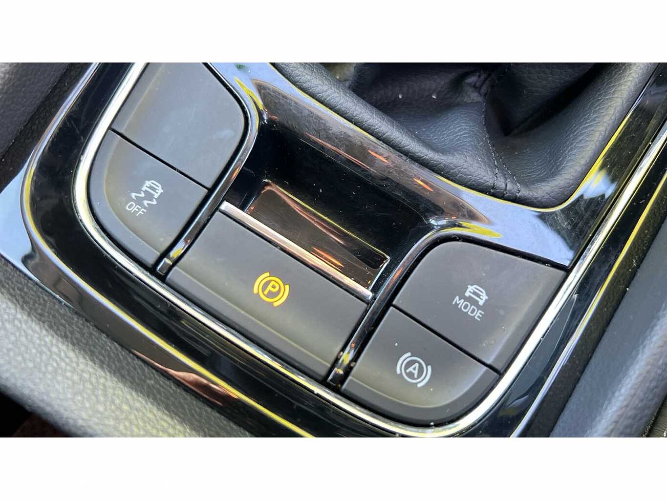 SKODA KAROQ 1.5 TSI SE L 5dr