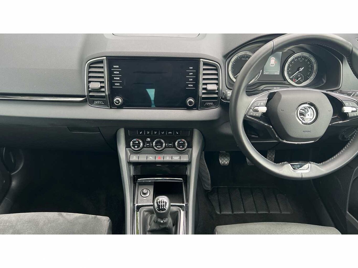 SKODA KAROQ 1.5 TSI SE L 5dr