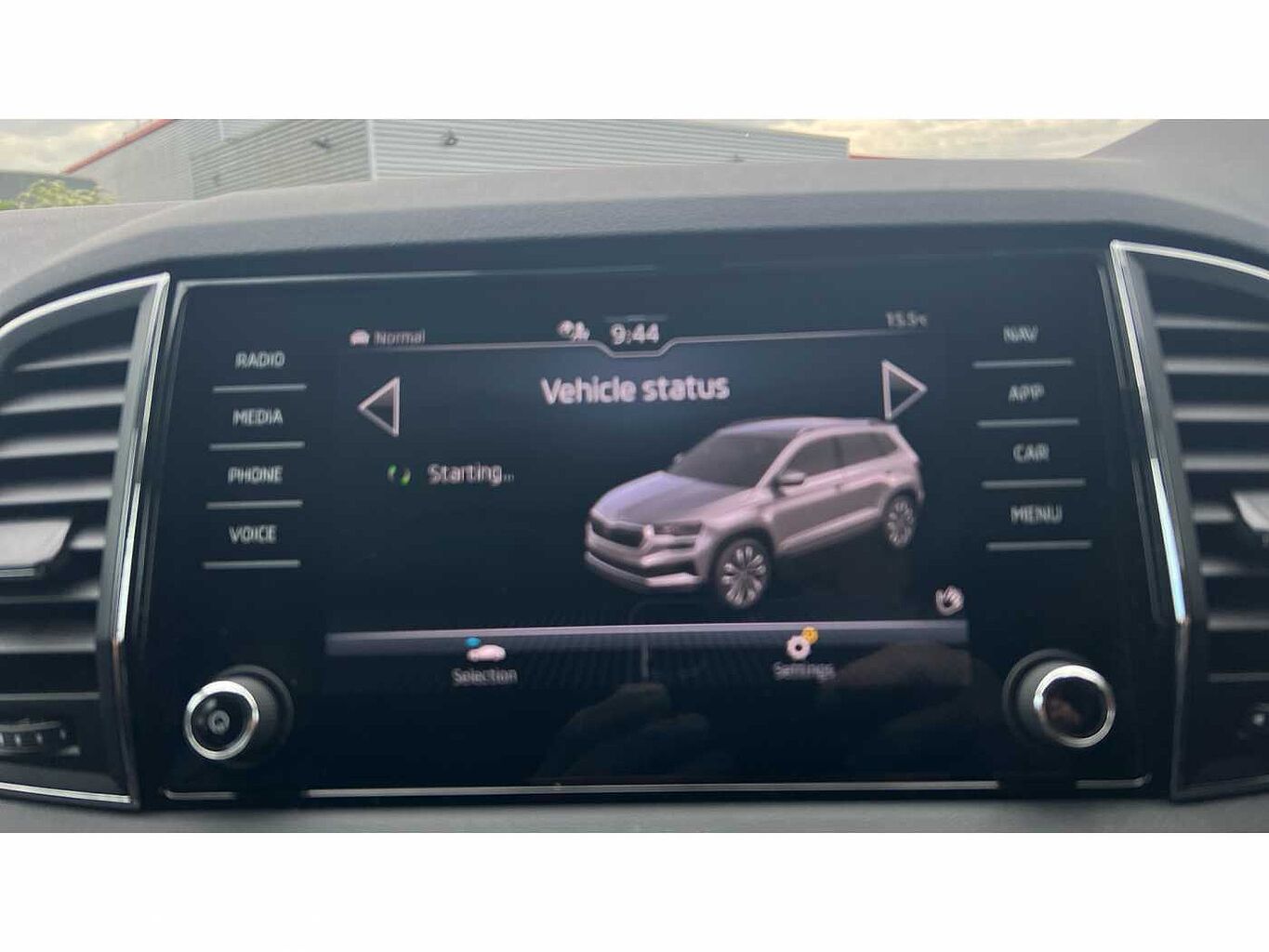 SKODA KAROQ 1.5 TSI SE L 5dr
