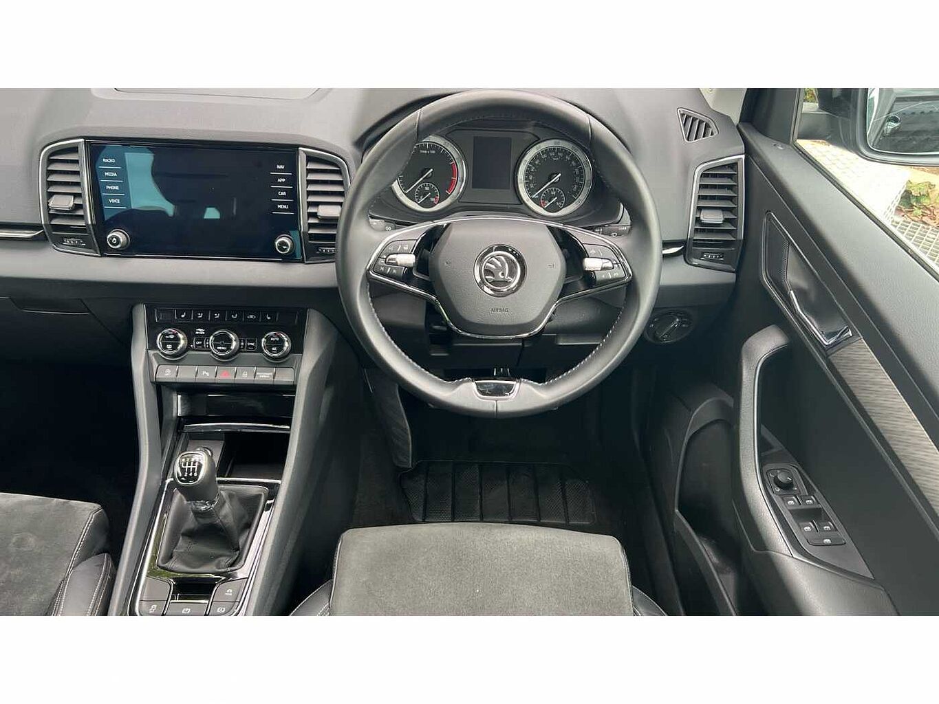 SKODA KAROQ 1.5 TSI SE L 5dr