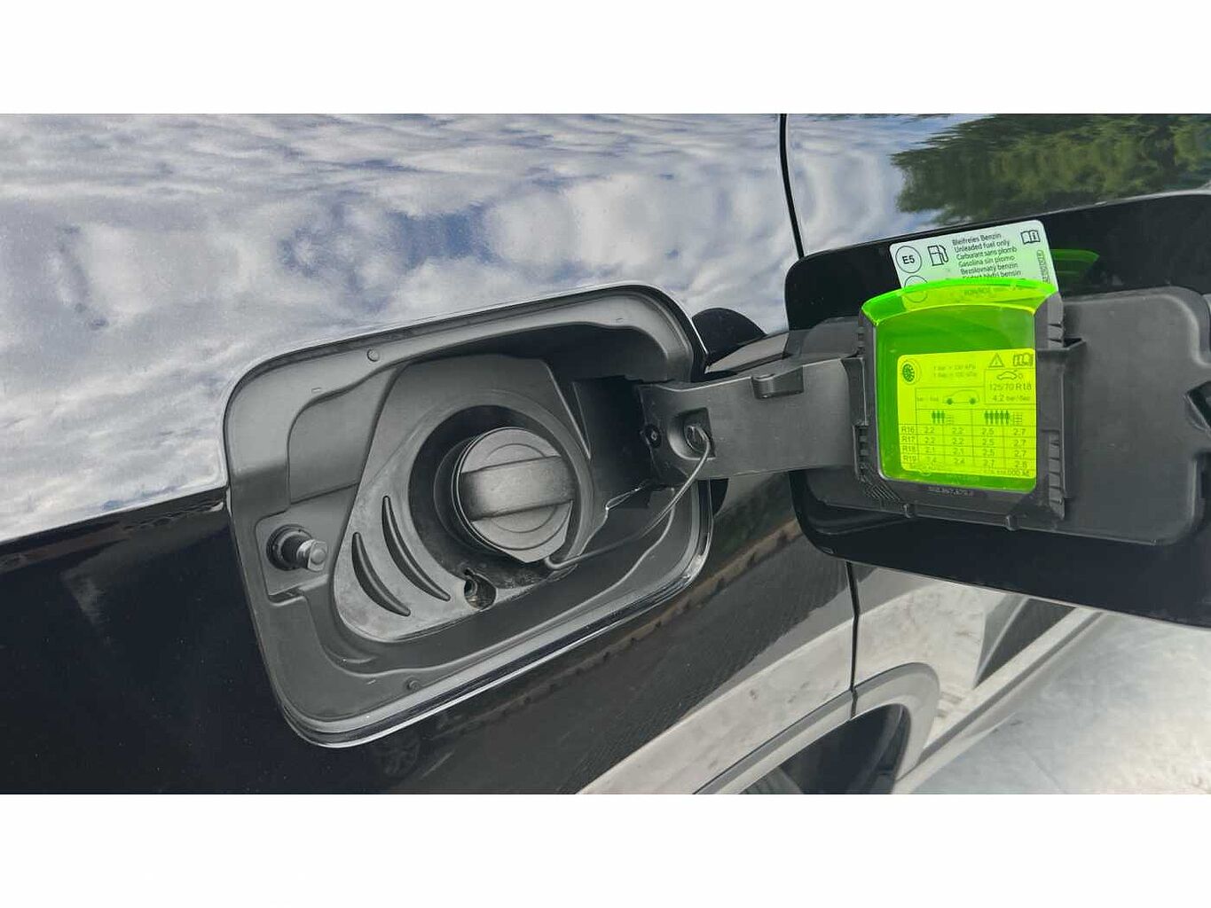 SKODA KAROQ 1.5 TSI SE L 5dr