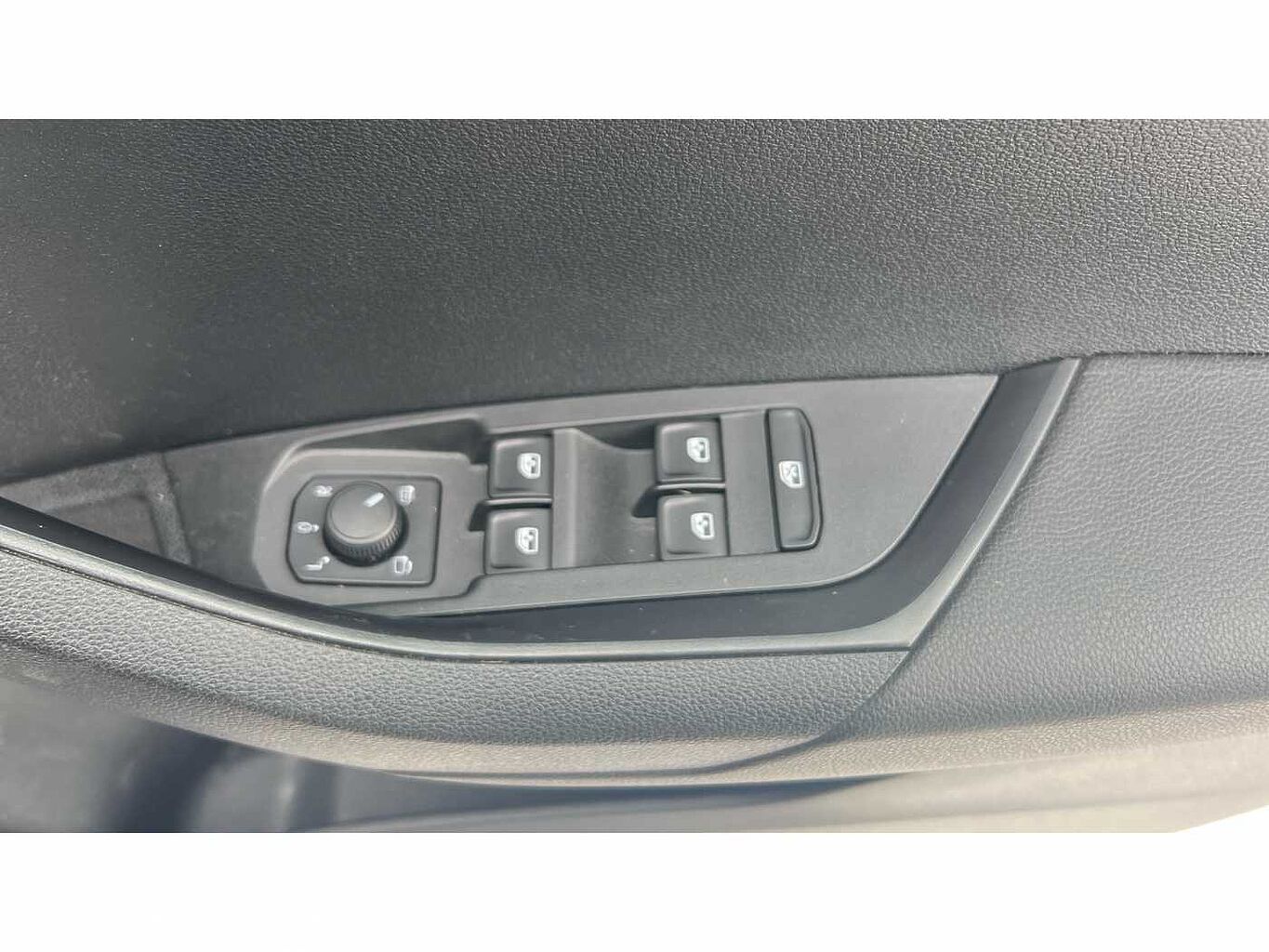 SKODA KAROQ 1.5 TSI SE L 5dr