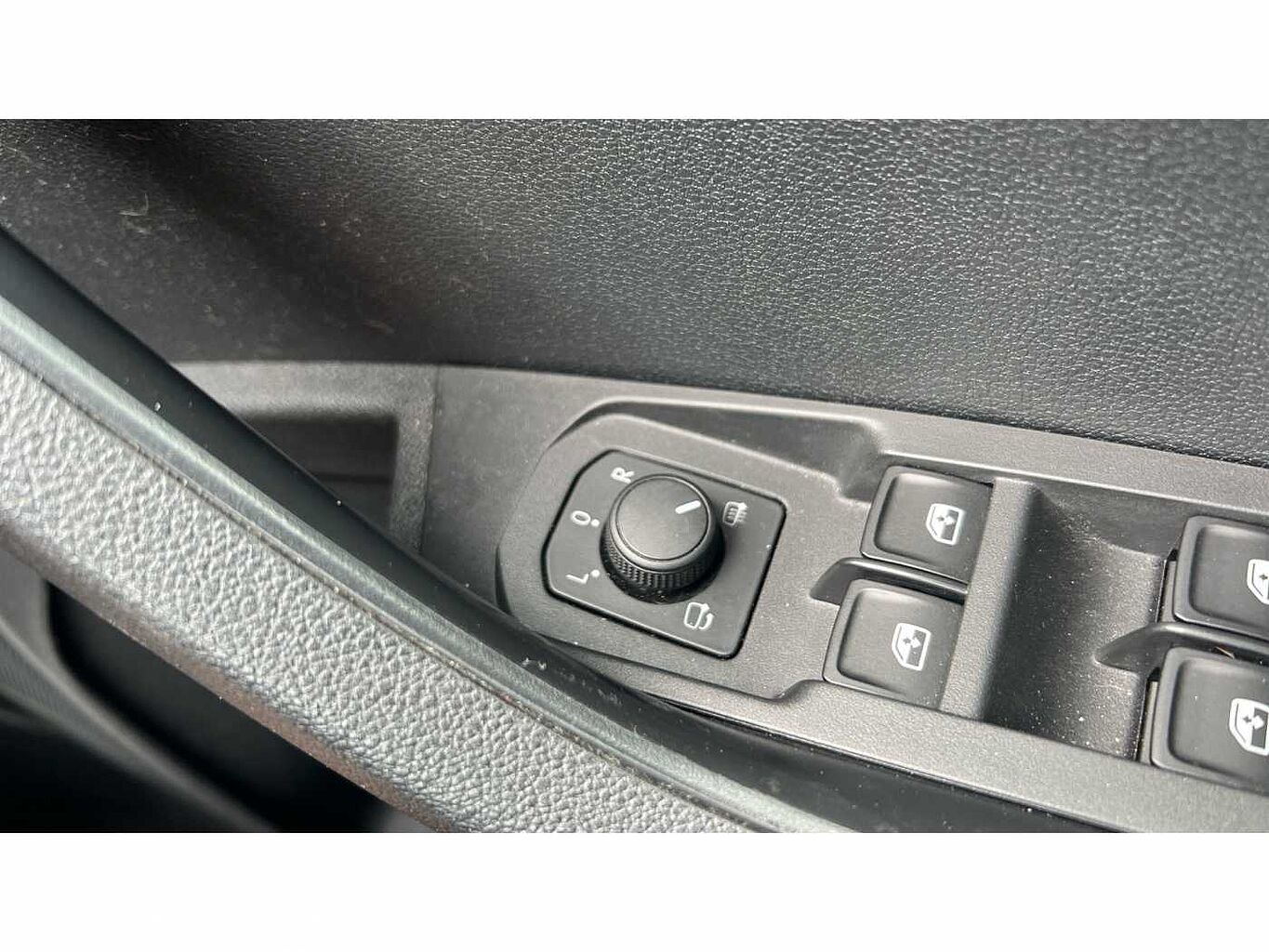 SKODA KAROQ 1.5 TSI SE L 5dr