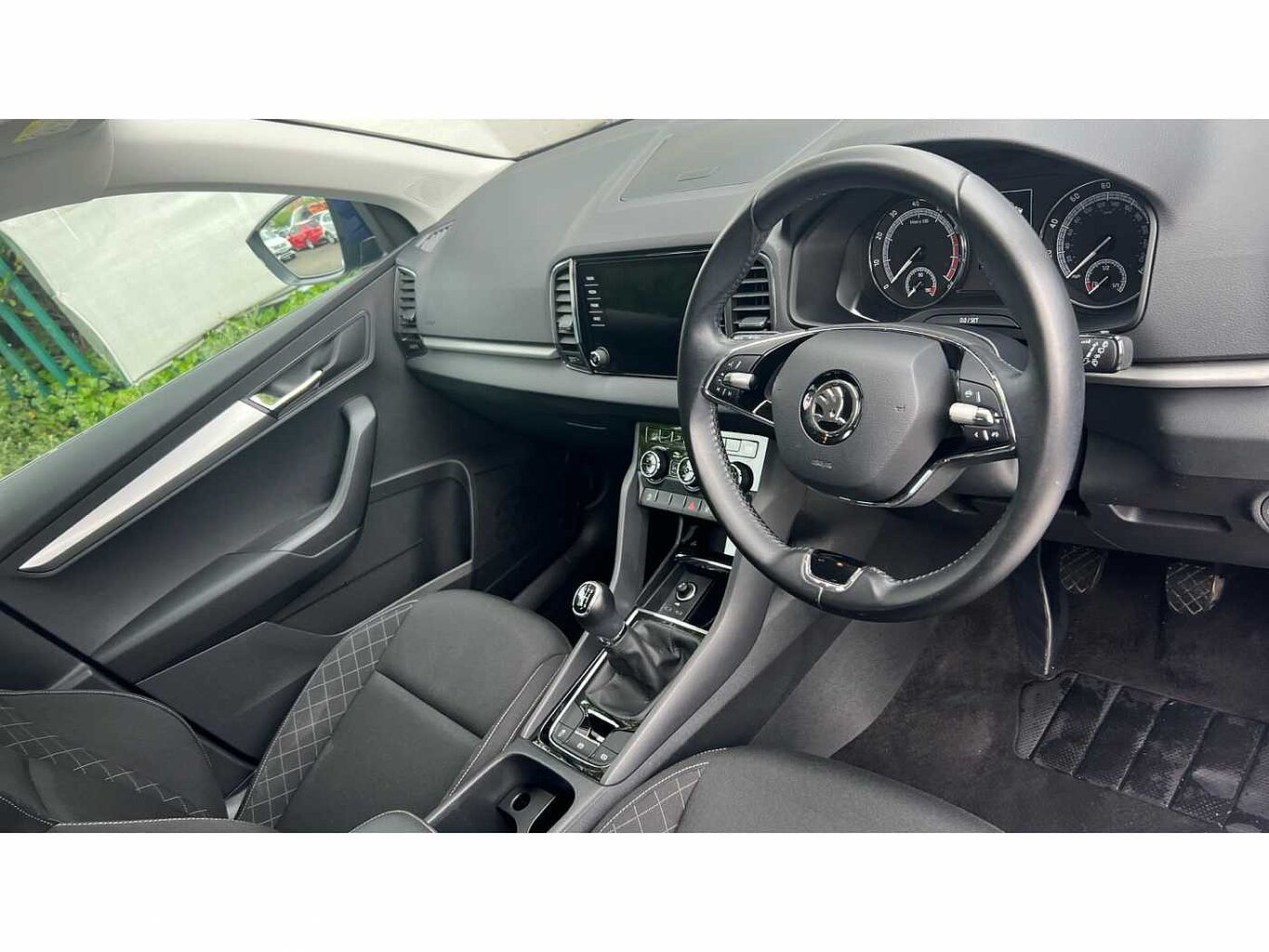 SKODA Karoq SUV 1.0 TSI (110ps) SE