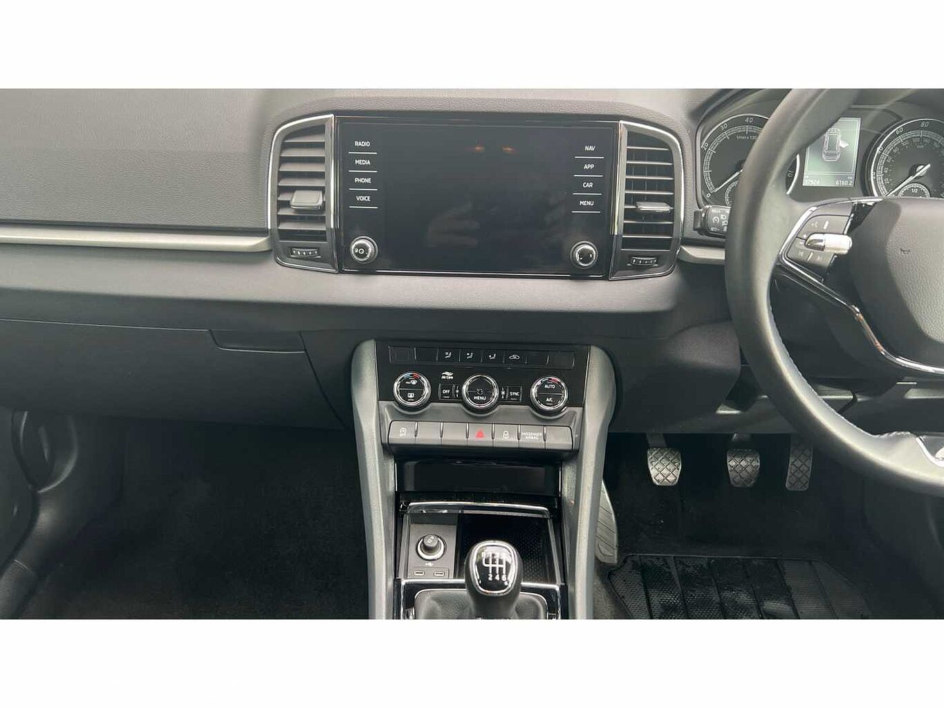 SKODA Karoq SUV 1.0 TSI (110ps) SE