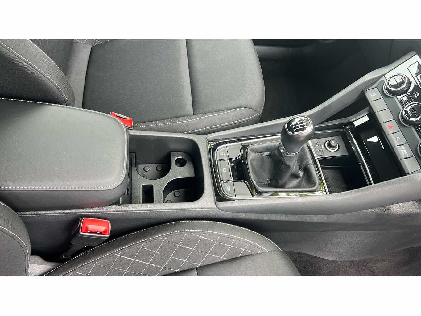 SKODA Karoq SUV 1.0 TSI (110ps) SE