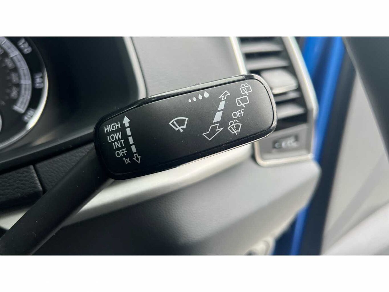 SKODA Karoq SUV 1.0 TSI (110ps) SE