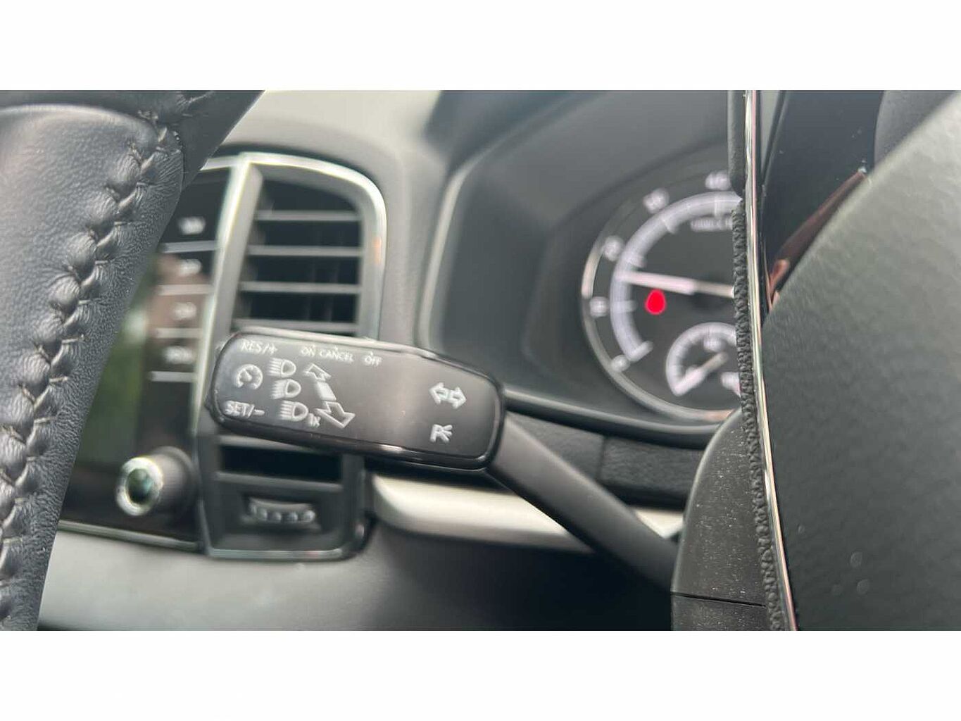 SKODA Karoq SUV 1.0 TSI (110ps) SE
