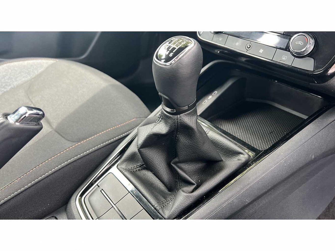 SKODA KAMIQ 1.0 TSI SE 5dr